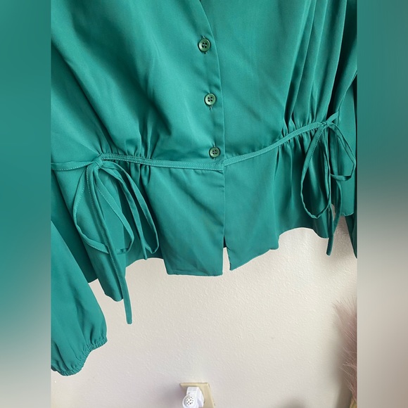 Emerald green bow blouse - Picture 3 of 4